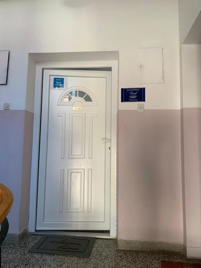 Sanela- Apartman Za Bezbrizan Odmor Crikvenica Exteriör bild