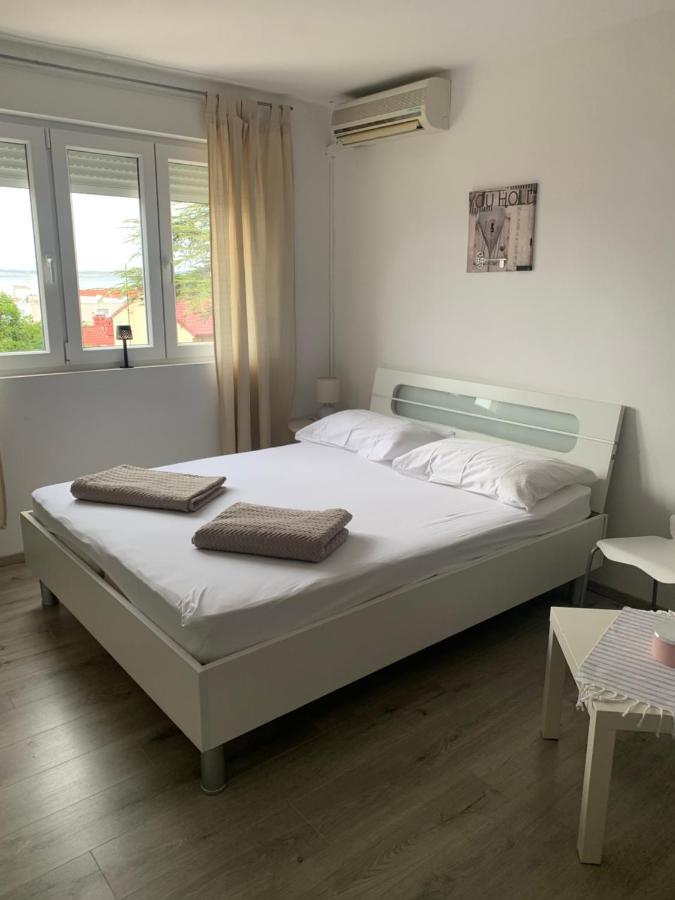 Sanela- Apartman Za Bezbrizan Odmor Crikvenica Exteriör bild