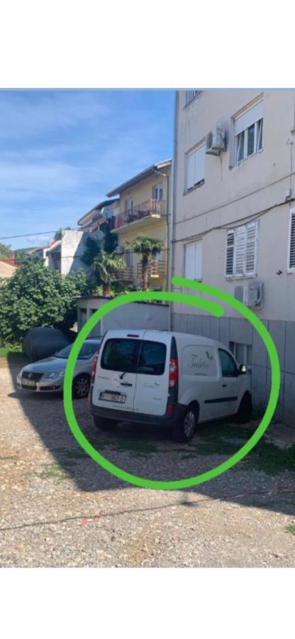 Sanela- Apartman Za Bezbrizan Odmor Crikvenica Exteriör bild